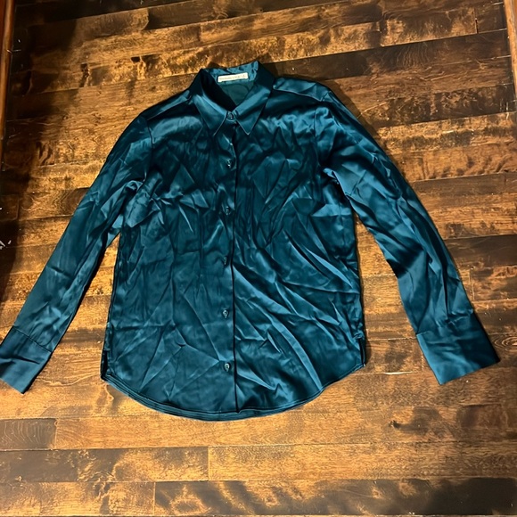 Abercrombie button down blouse - Picture 2 of 4